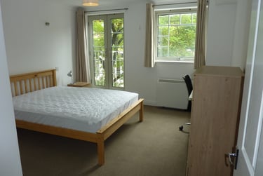 2 bed flat, Acland Road, Central, Exeter, EX46PP - Image 3